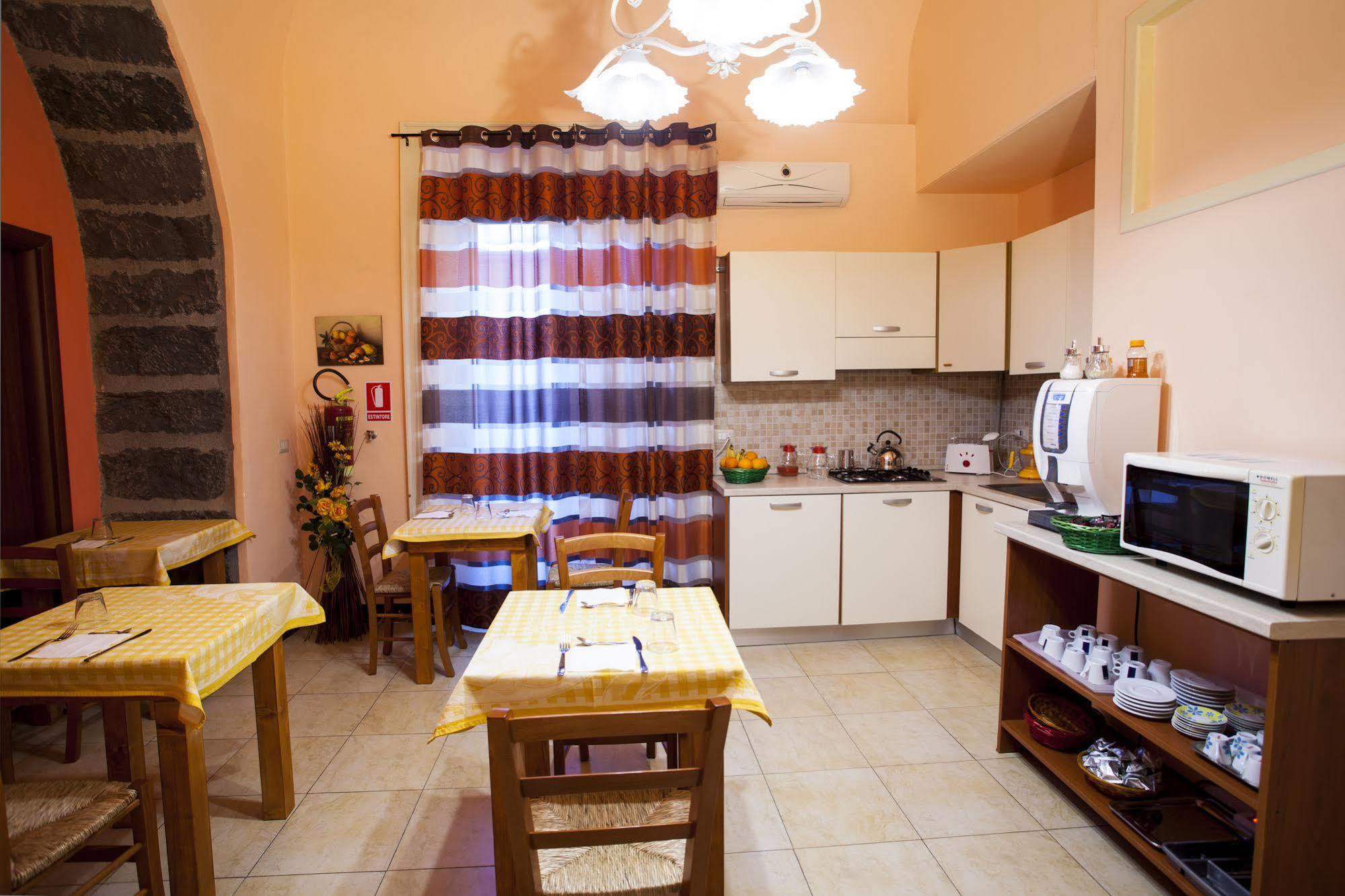 리포스토 Siciliaetnamare B&B 외부 사진
